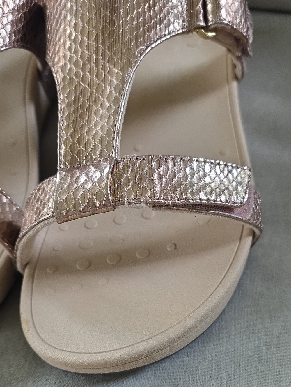 Vionic Metallic Rose Gold Snake Print Slip On Wedge Orthopedic Slide Sandal Sz 9 - Picture 8 of 14